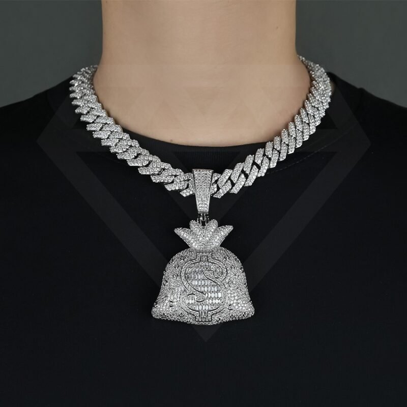 VVS Moissanite Custom Pendant - Image 3