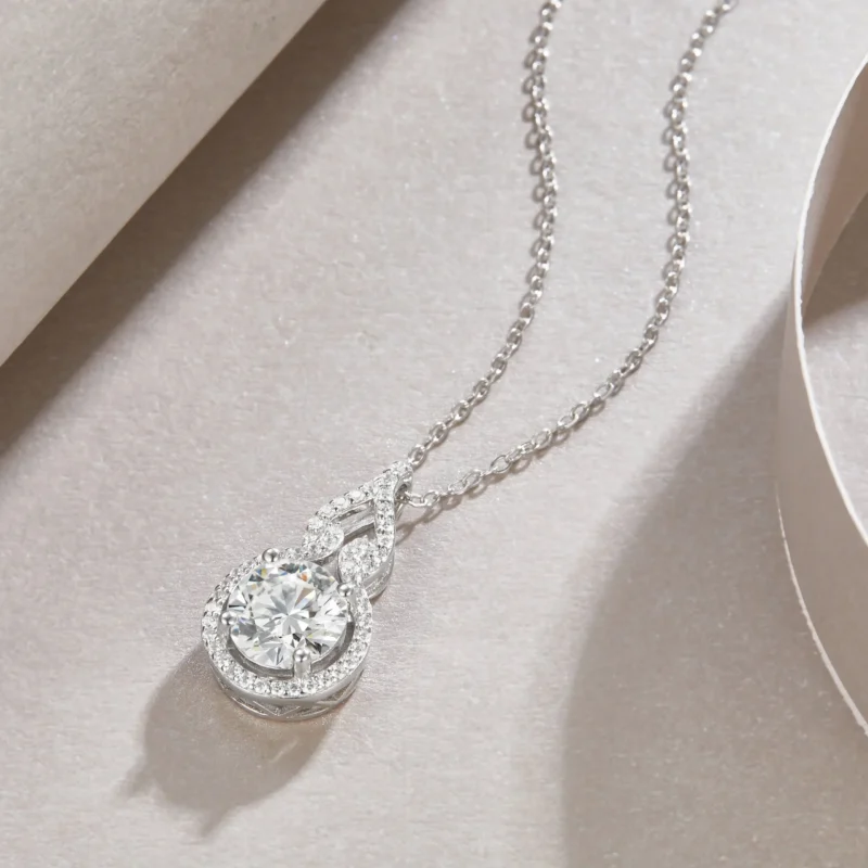 Women's Diamond Necklace 18K White Gold 1 Carat Moissanite Pendant Necklace Lab Diamond Pendants Wholesale MYP13532-8.0 - Image 4