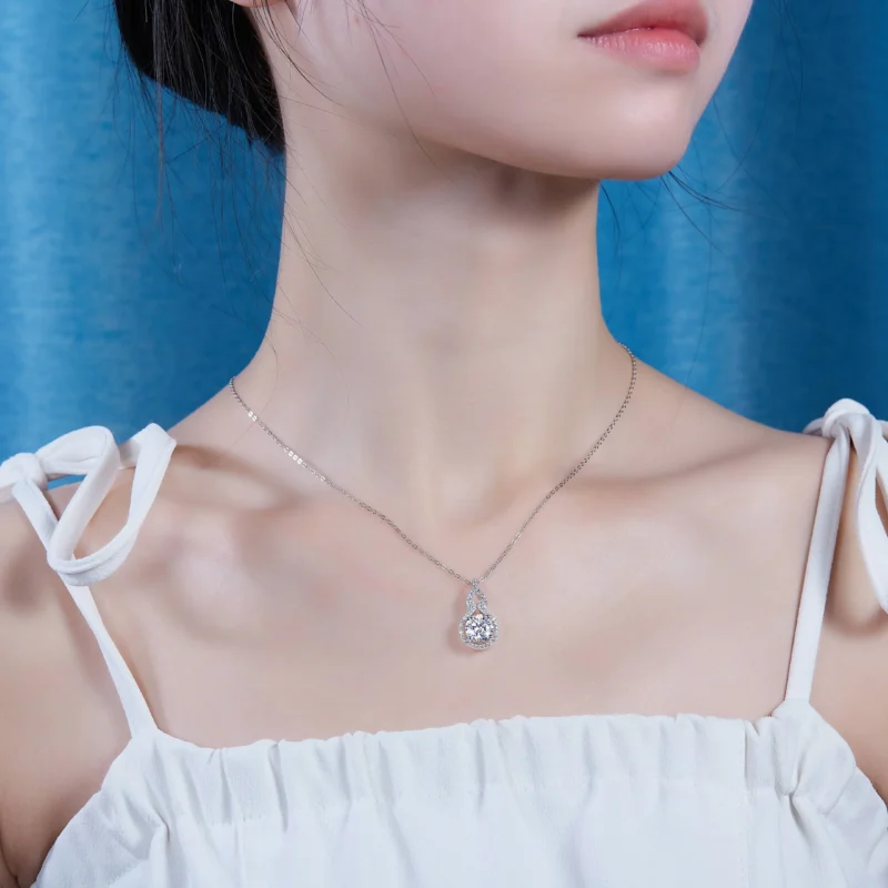 Women's Diamond Necklace 18K White Gold 1 Carat Moissanite Pendant Necklace Lab Diamond Pendants Wholesale MYP13532-8.0 - Image 6