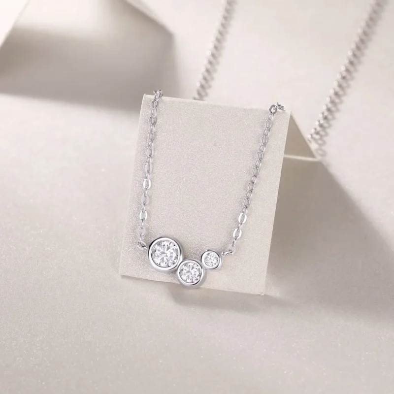 Moissanite Bezel Setting Necklaces for Women Original 925 Sterling Silver 3 Stone Pendant Necklace Round Cut 4mm Wholesale MYN13205-40 - Image 4