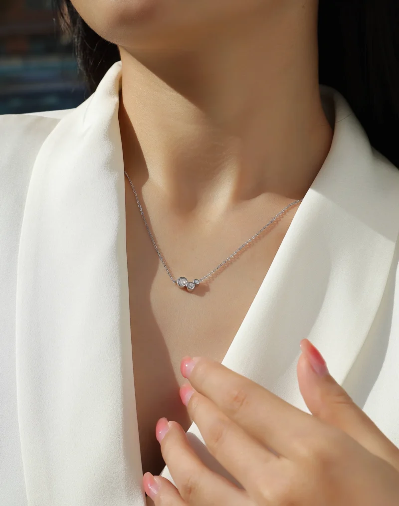 Moissanite Bezel Setting Necklaces for Women Original 925 Sterling Silver 3 Stone Pendant Necklace Round Cut 4mm Wholesale MYN13205-40 - Image 3